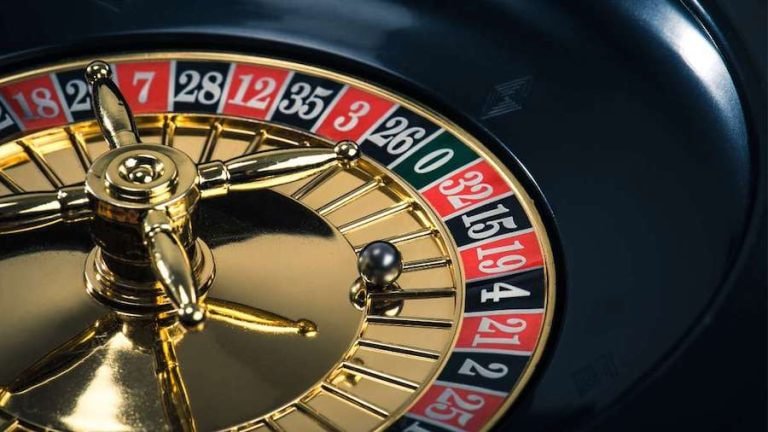 Perbandingan fitur aplikasi dan browser di platform raja88